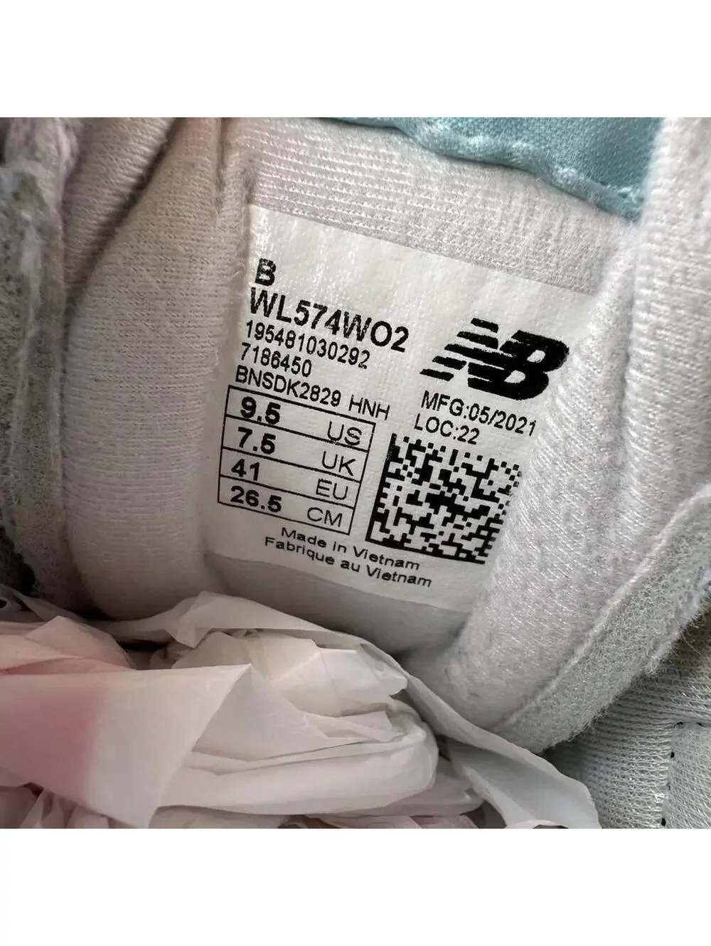 New Balance Women's Grey and Multi Trainer